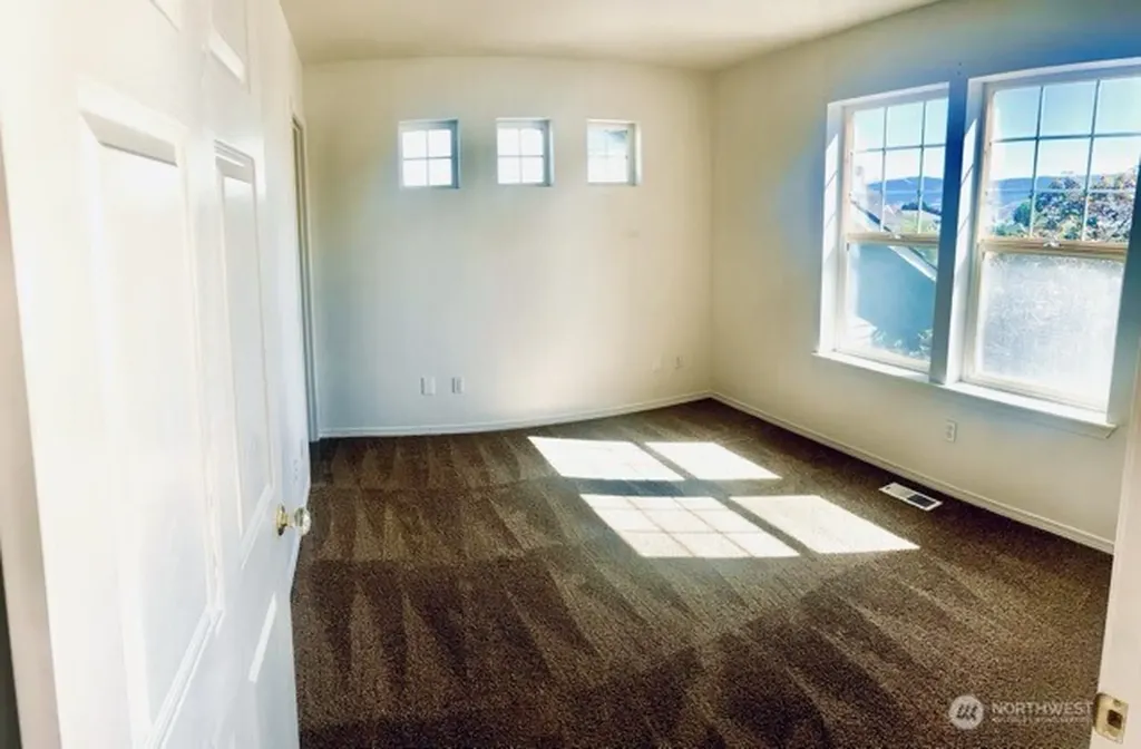 2453 Grand Avenue East Wenatchee WA 98802