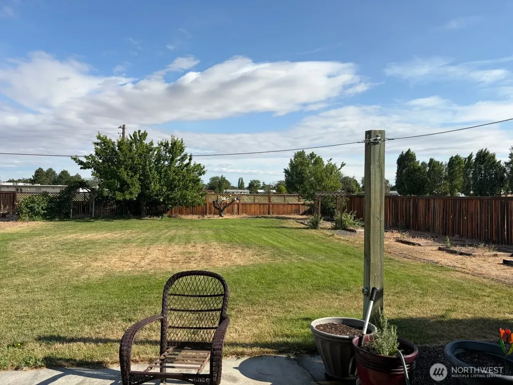 9042 Forrestal Lane Moses Lake WA 98837