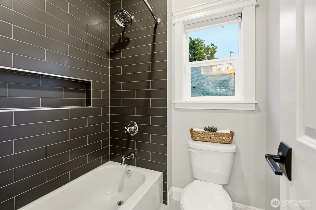 11056 SE 30th Street Bellevue WA 98004