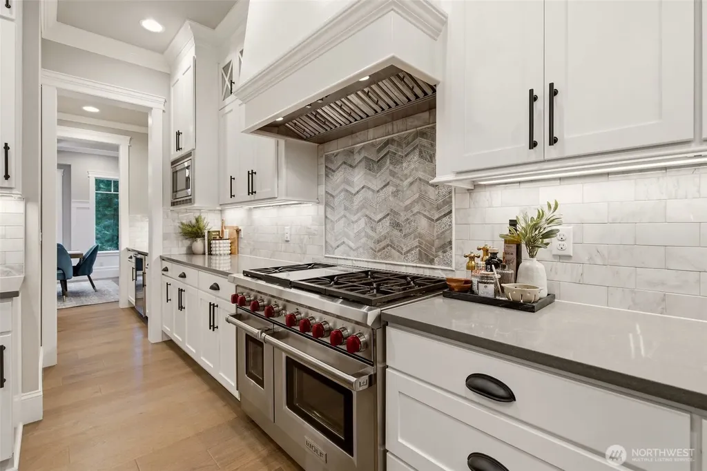 11056 SE 30th Street Bellevue WA 98004
