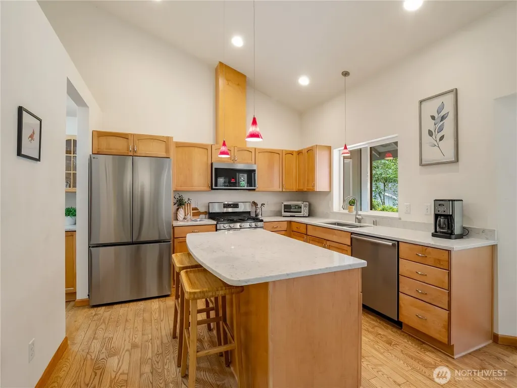 1102 136th St NW Gig Harbor WA 98332
