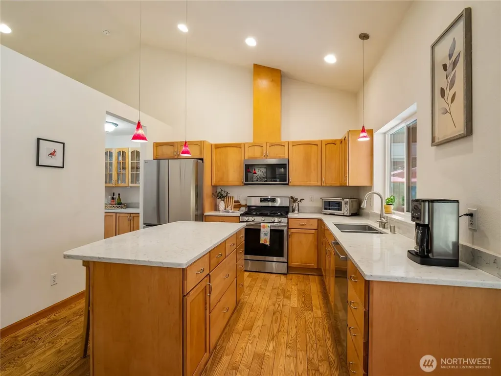 1102 136th St NW Gig Harbor WA 98332