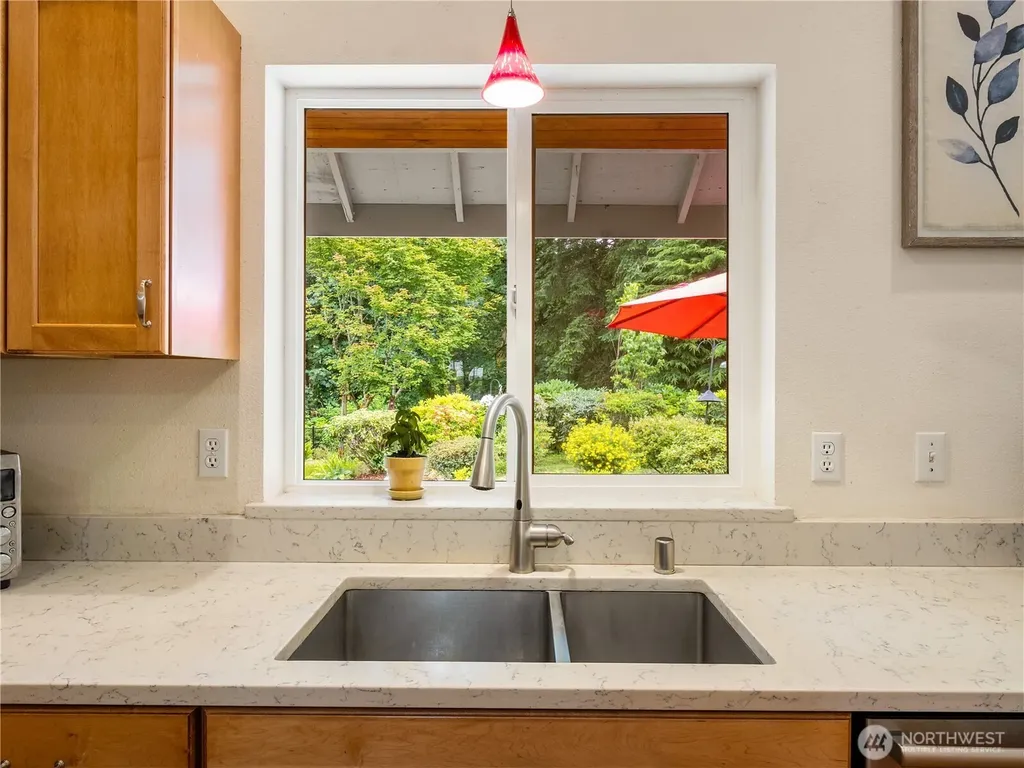 1102 136th St NW Gig Harbor WA 98332