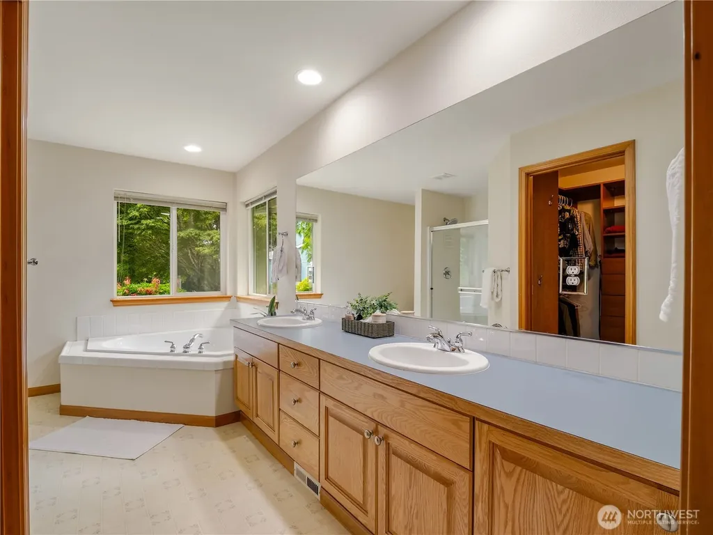 1102 136th St NW Gig Harbor WA 98332