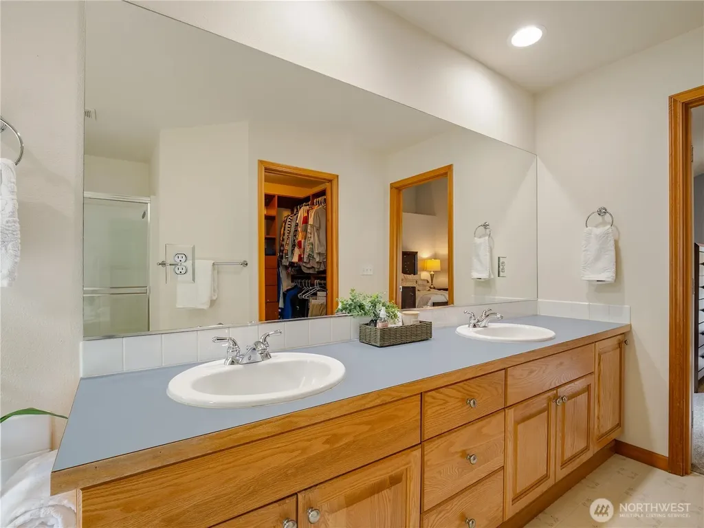 1102 136th St NW Gig Harbor WA 98332
