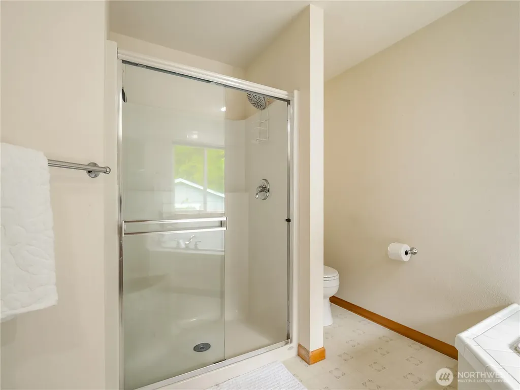 1102 136th St NW Gig Harbor WA 98332
