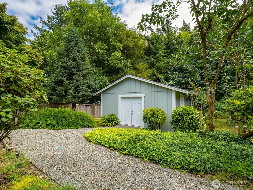 1102 136th St NW Gig Harbor WA 98332