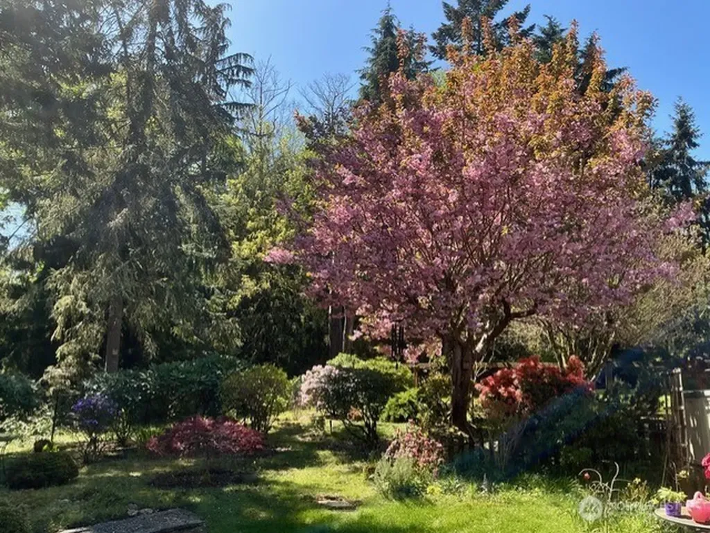 1102 136th St NW Gig Harbor WA 98332