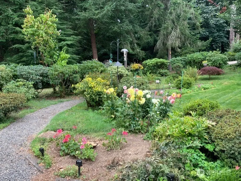 1102 136th St NW Gig Harbor WA 98332