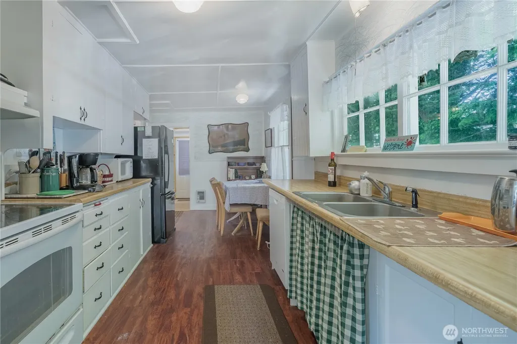1305 268th Place Ocean Park WA 98640
