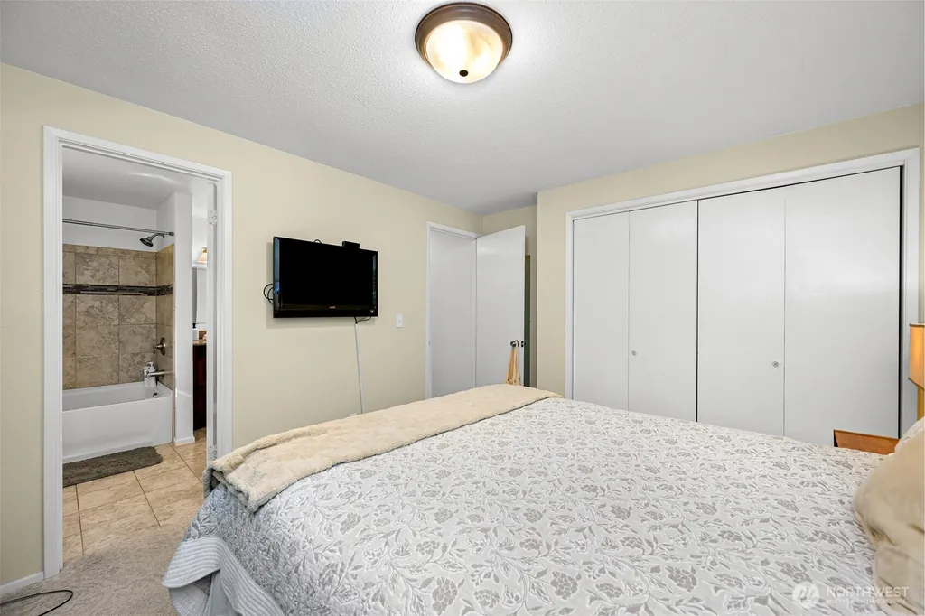 349 S Park Street Lynden WA 98264