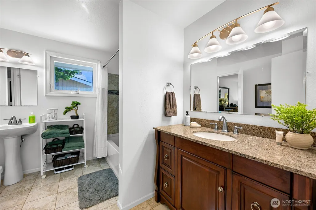 349 S Park Street Lynden WA 98264