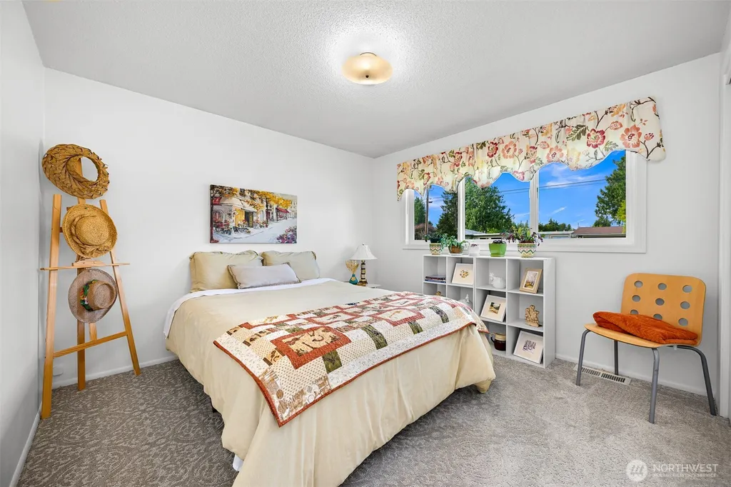 349 S Park Street Lynden WA 98264