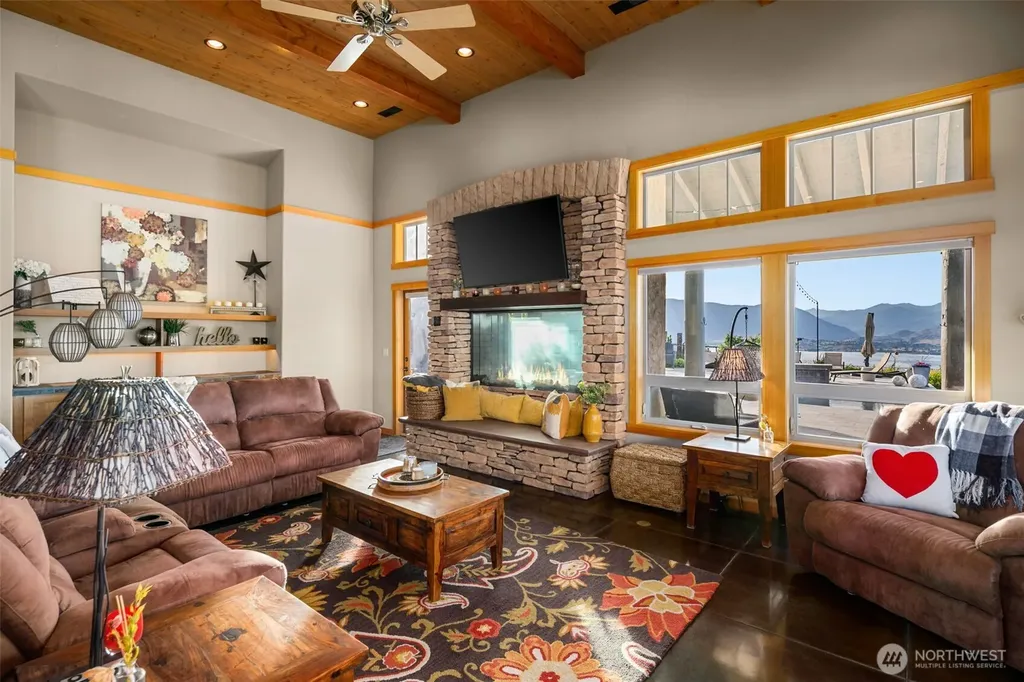 340 Hawks Meadow Road Chelan WA 98816