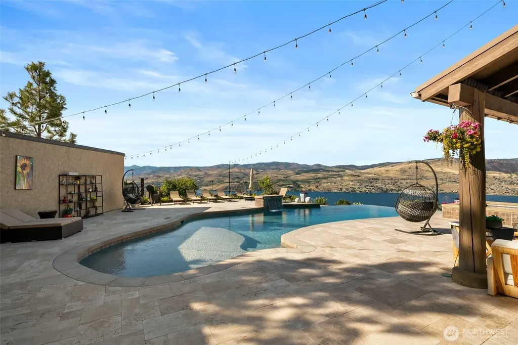 340 Hawks Meadow Road Chelan WA 98816