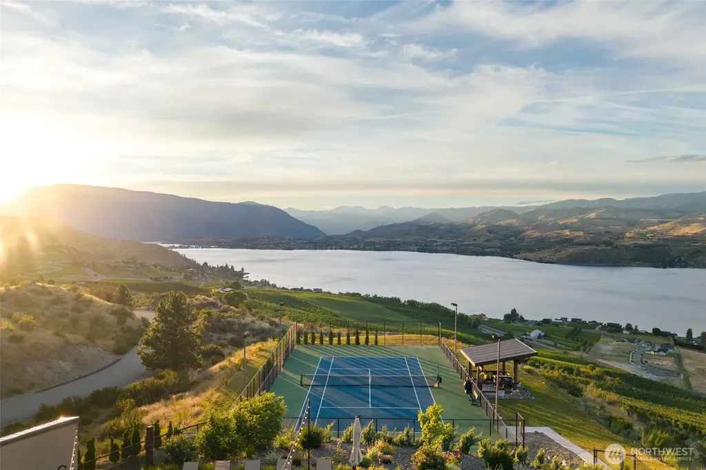 340 Hawks Meadow Road Chelan WA 98816