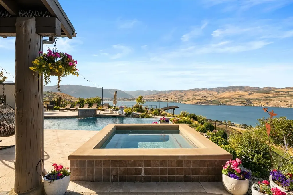 340 Hawks Meadow Road Chelan WA 98816