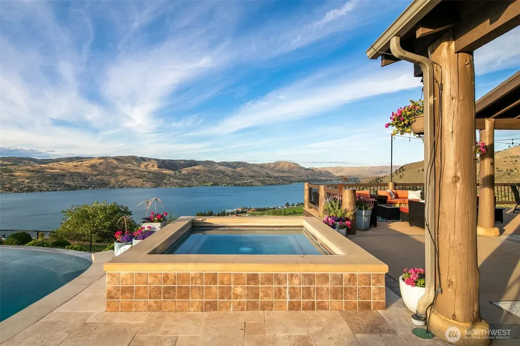 340 Hawks Meadow Road Chelan WA 98816
