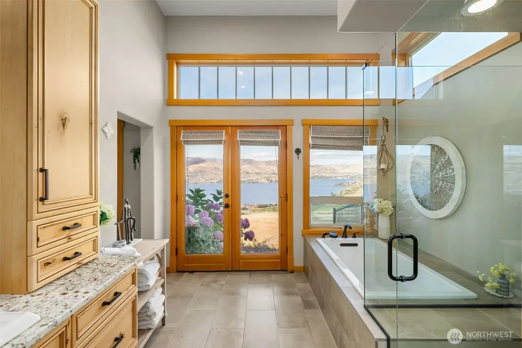 340 Hawks Meadow Road Chelan WA 98816