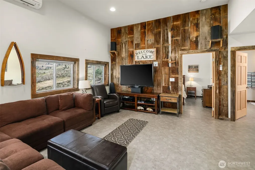 340 Hawks Meadow Road Chelan WA 98816