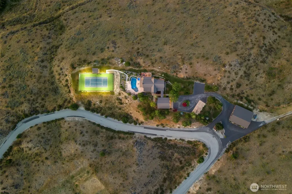 340 Hawks Meadow Road Chelan WA 98816