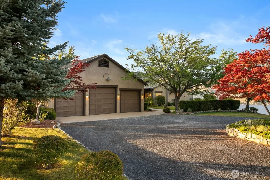 340 Hawks Meadow Road Chelan WA 98816