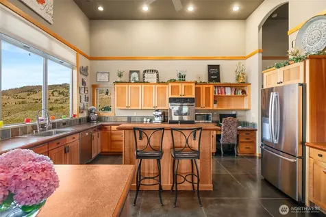 340 Hawks Meadow Road Chelan WA 98816