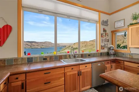 340 Hawks Meadow Road Chelan WA 98816