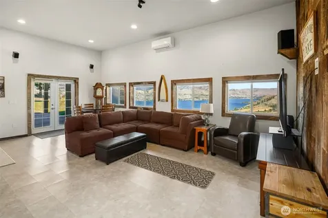 340 Hawks Meadow Road Chelan WA 98816