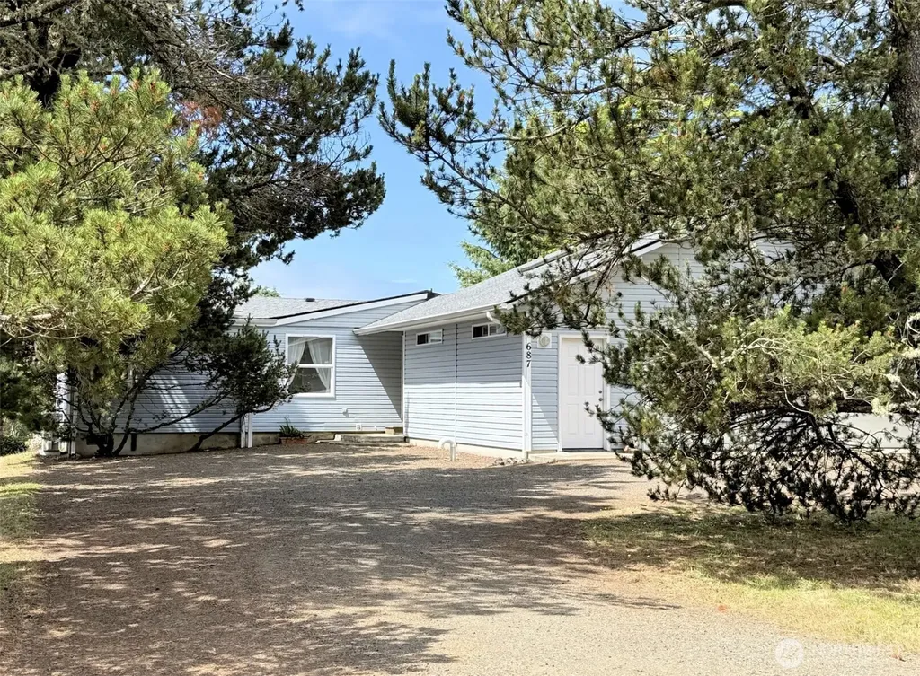 687 Copalis Avenue NE Ocean Shores WA 98569