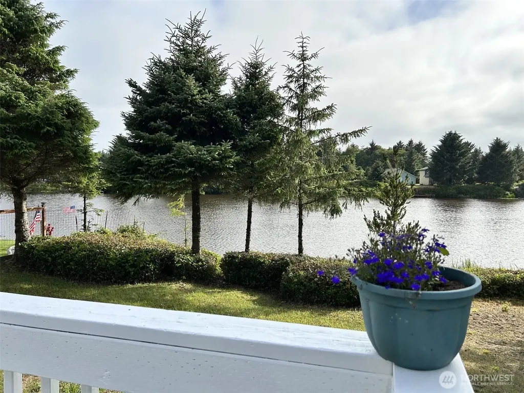 687 Copalis Avenue NE Ocean Shores WA 98569