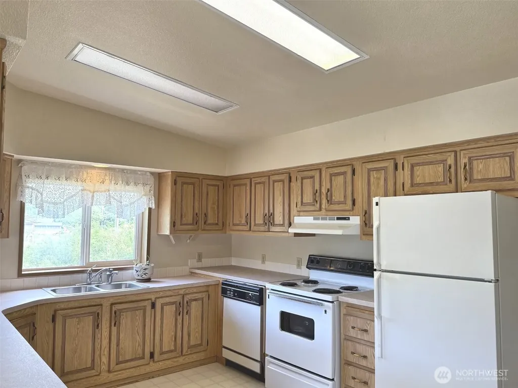 687 Copalis Avenue NE Ocean Shores WA 98569