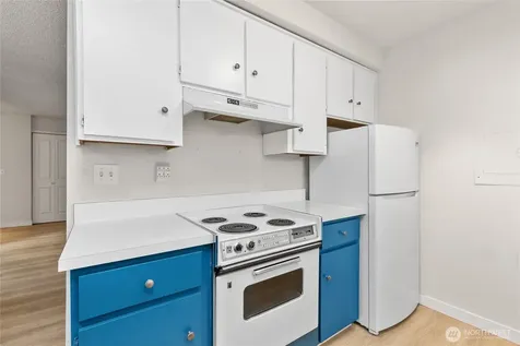 5630 200th Street SW Lynnwood WA 98036