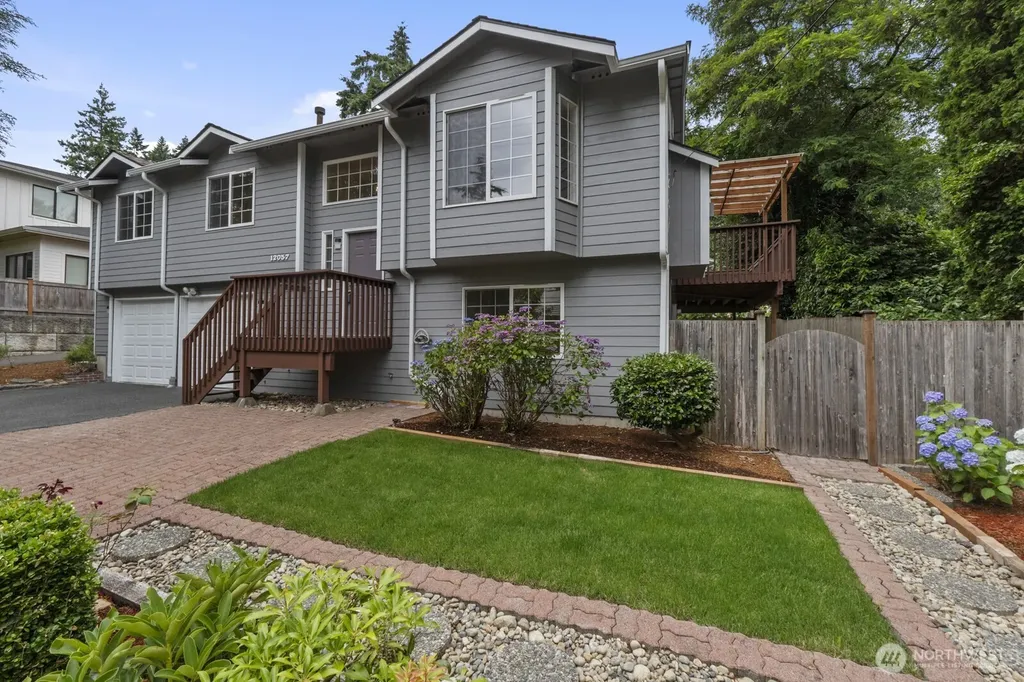 12057 20th Avenue NE Seattle WA 98125