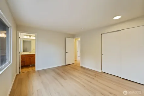 12057 20th Avenue NE Seattle WA 98125