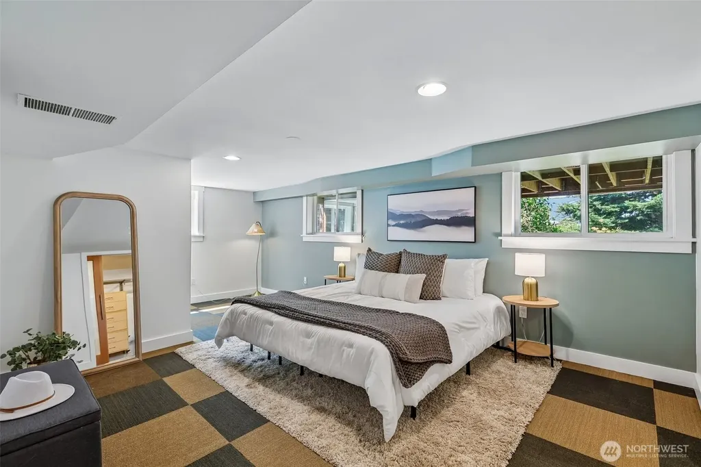 239 NW 48th Street Seattle WA 98107