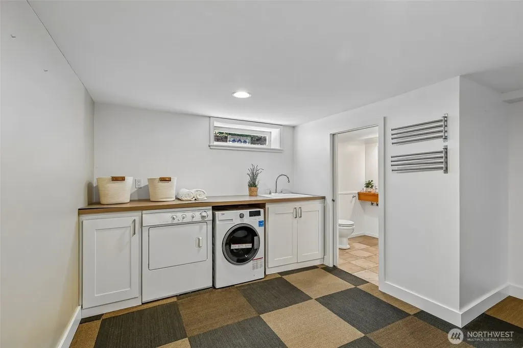 239 NW 48th Street Seattle WA 98107