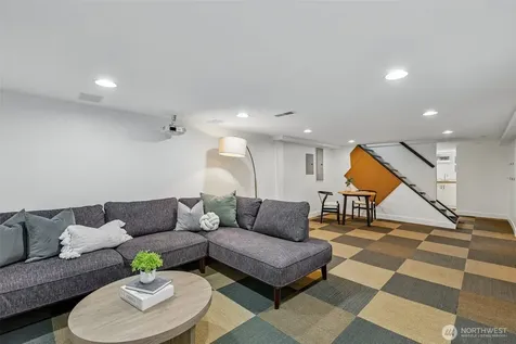 239 NW 48th Street Seattle WA 98107