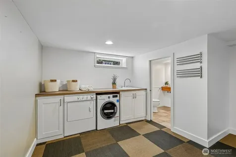 239 NW 48th Street Seattle WA 98107