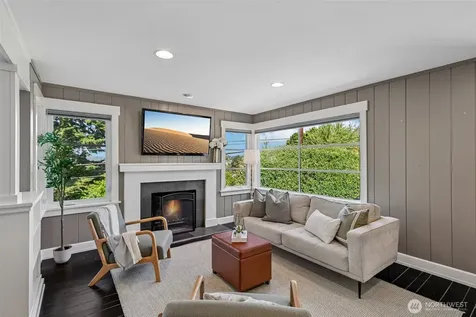 239 NW 48th Street Seattle WA 98107