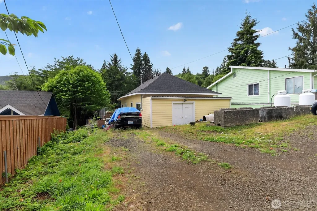 1345 Larch Street Raymond WA 98577