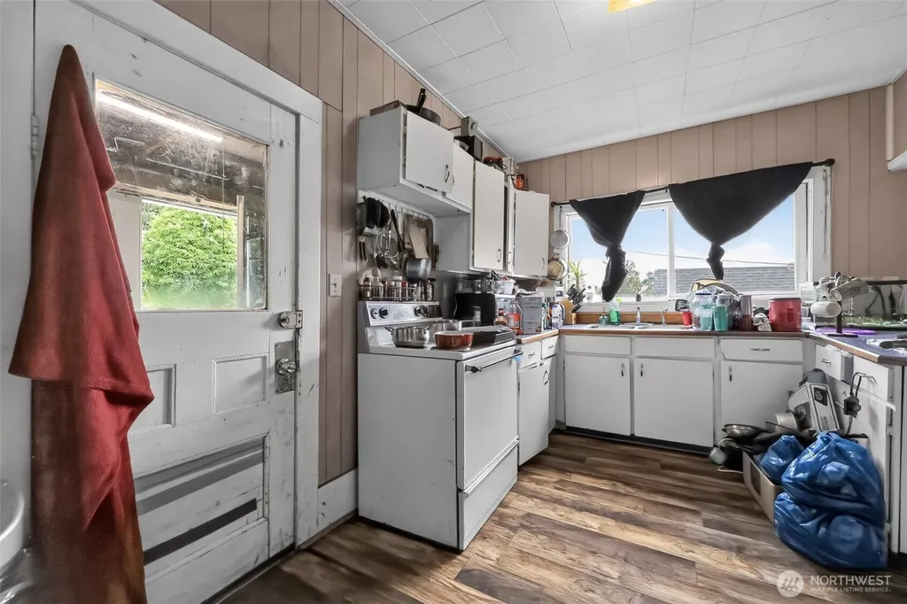 1345 Larch Street Raymond WA 98577