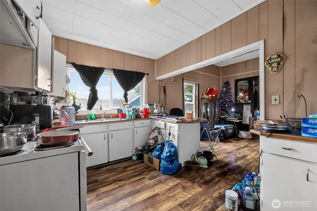 1345 Larch Street Raymond WA 98577