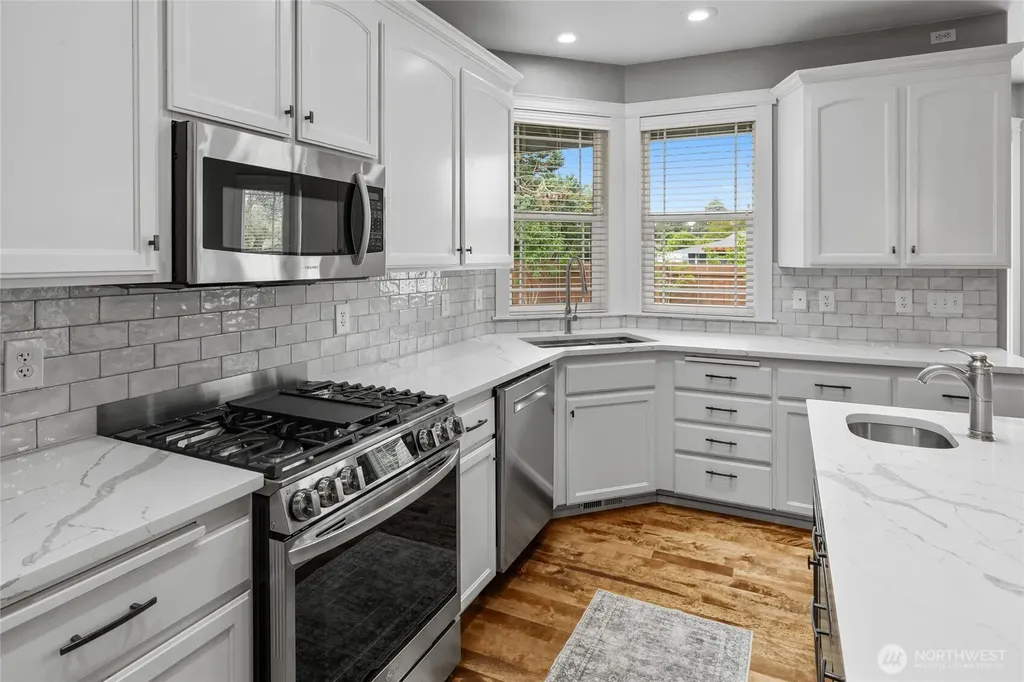 418 20th Street NW Puyallup WA 98371