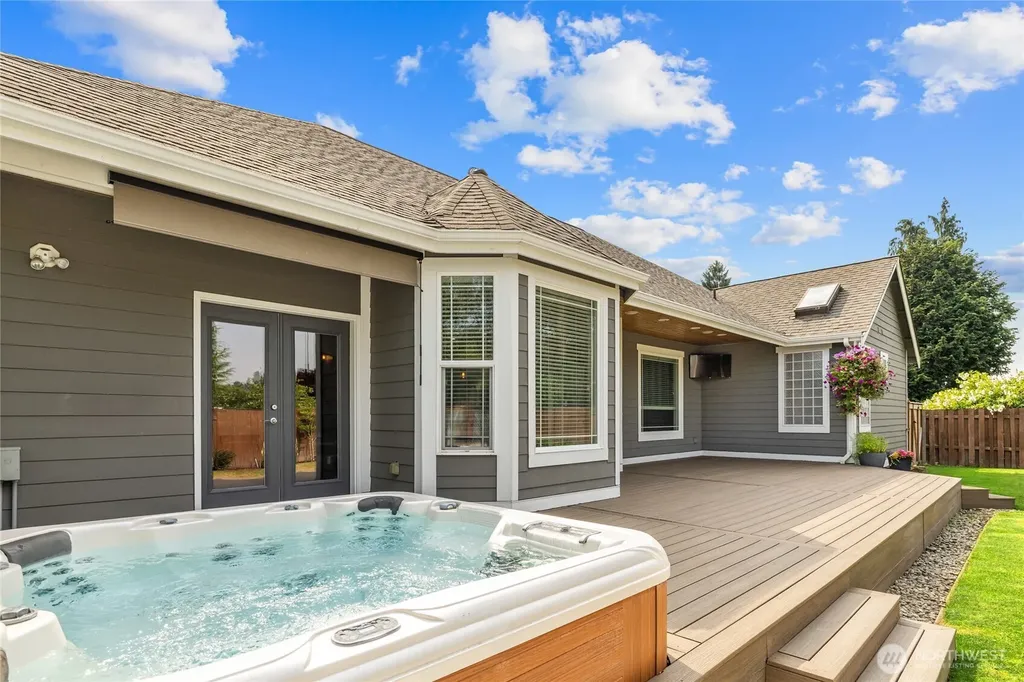 418 20th Street NW Puyallup WA 98371