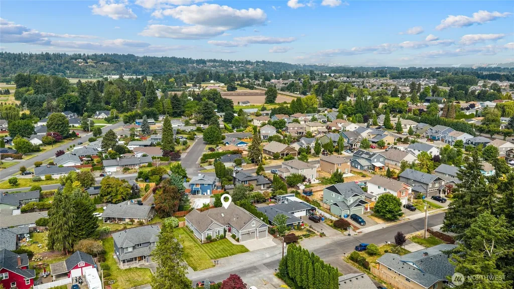418 20th Street NW Puyallup WA 98371