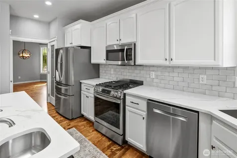418 20th Street NW Puyallup WA 98371