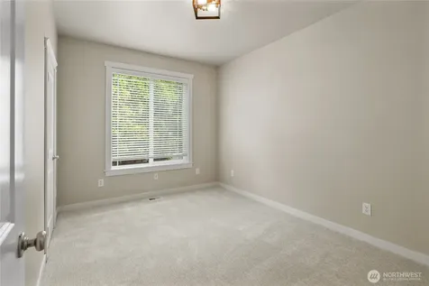 418 20th Street NW Puyallup WA 98371