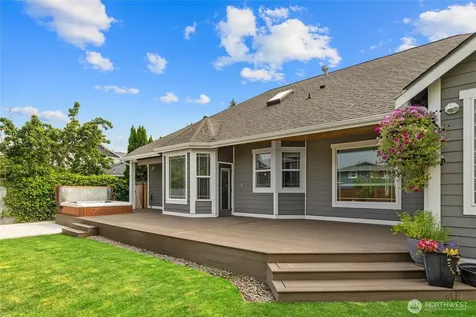 418 20th Street NW Puyallup WA 98371