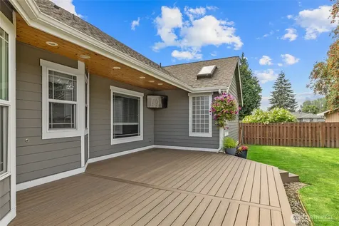 418 20th Street NW Puyallup WA 98371